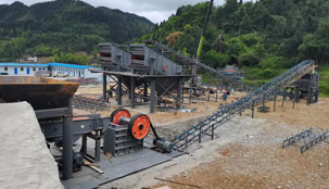 Fangshan Stone Quarry, with an annual output of 420,000 tons of stone materials.