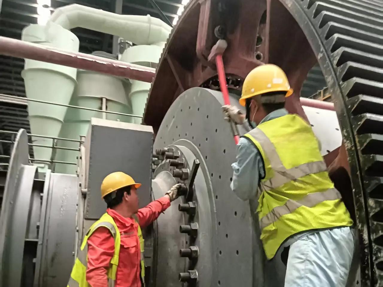  Dry grinding ball mill