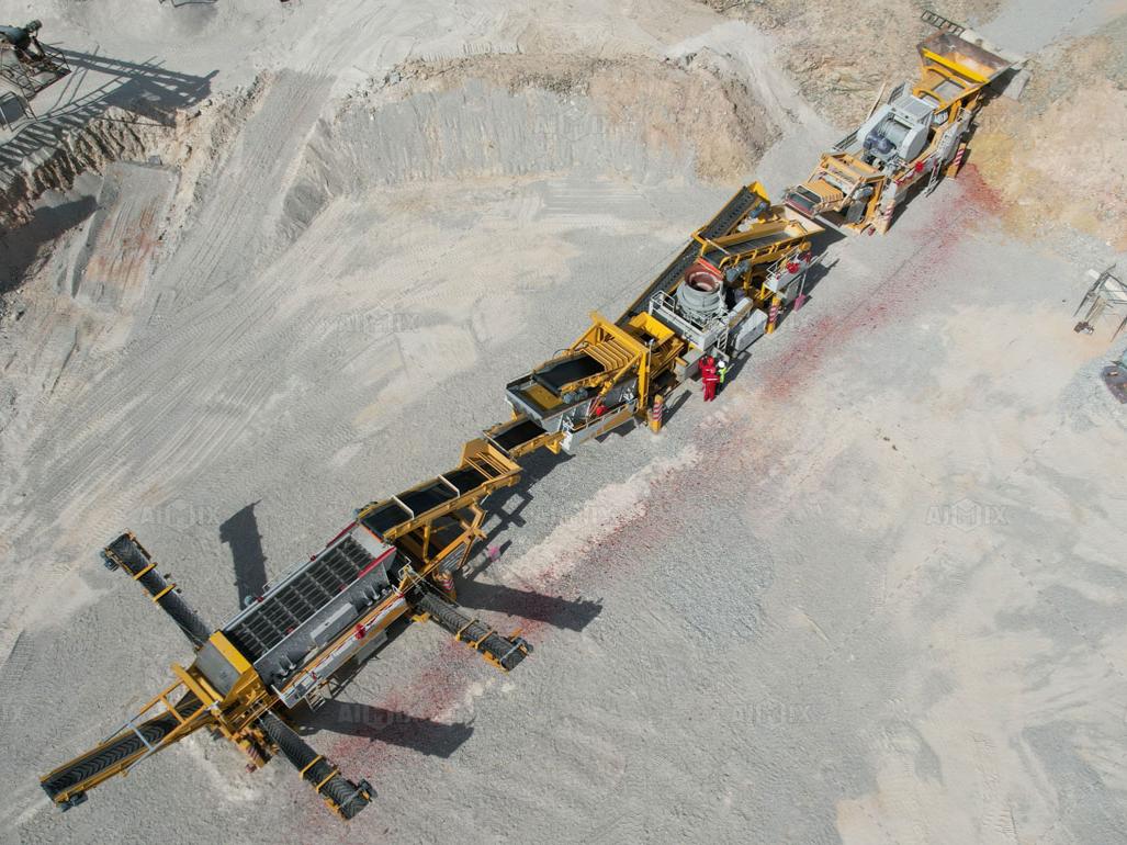 Mobile cone crushing plant