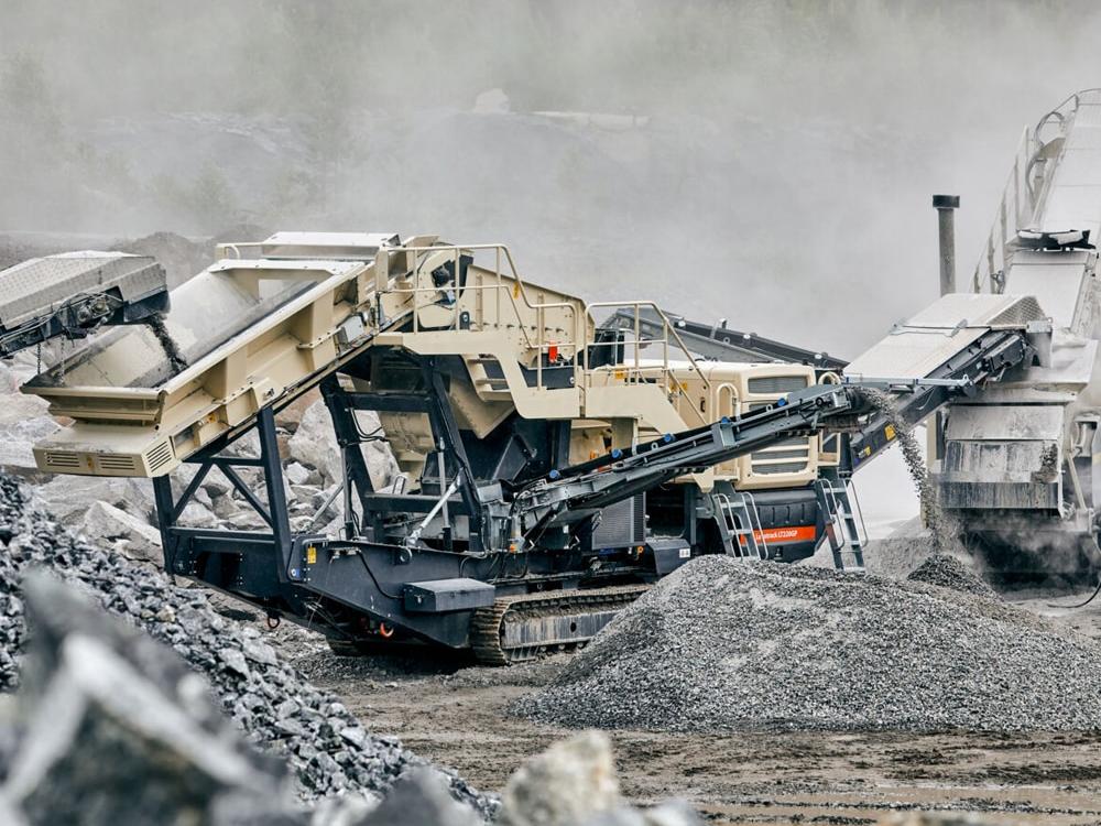 Mobile impact crushing plant